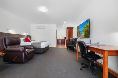 King Suite with Spa Bath
