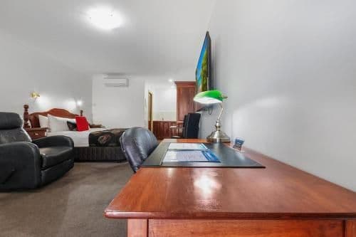 Queen Suite