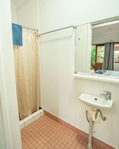 Deluxe Triple Room with Private Bathroom