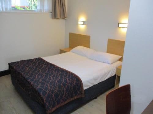Standard Queen Room - Pet Friendly
