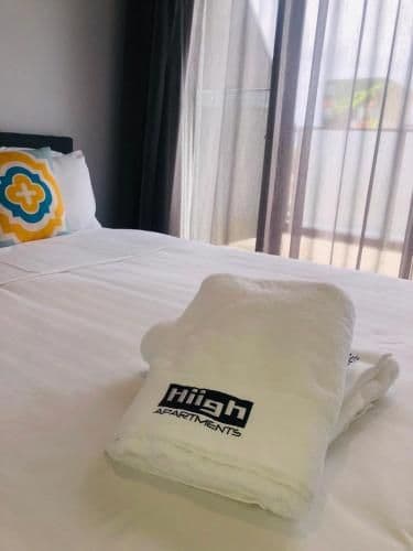 Deluxe One-Bedroom Apartment