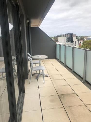 Deluxe One-Bedroom Apartment