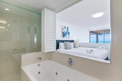 Three Bedroom Superior Apartment with Ocean View