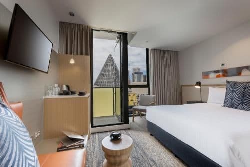 Brady Queen Room