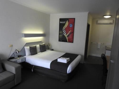 Executive Queen Room