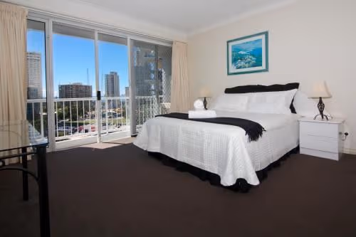Two-Bedroom Apartment with Spa Bath
