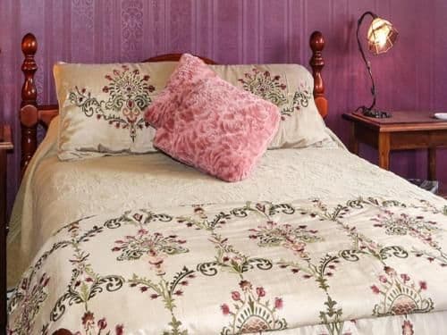 The Owen Queen Room - Adult Only