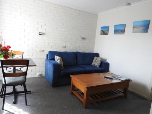 One-Bedroom Studio