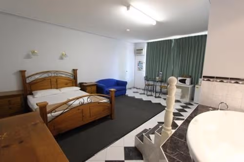 Suite with Hot Tub