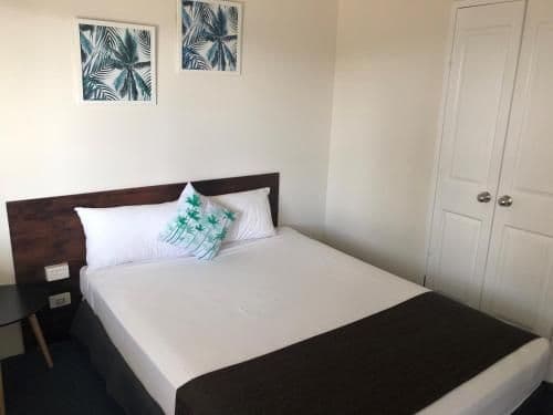 Economy Queen Room