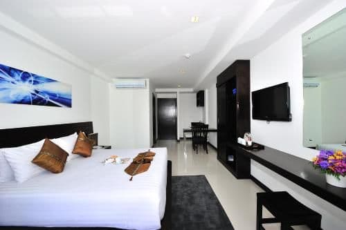 Deluxe Double or Twin Room
