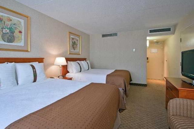 DOUBLE TWO BEDS