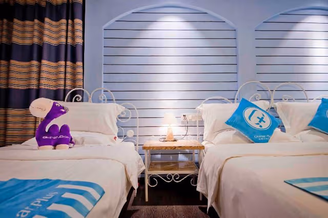 FAMILY ROOM TWO BEDS