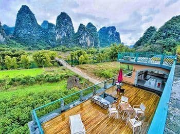 Yulong River Gauche Hotel