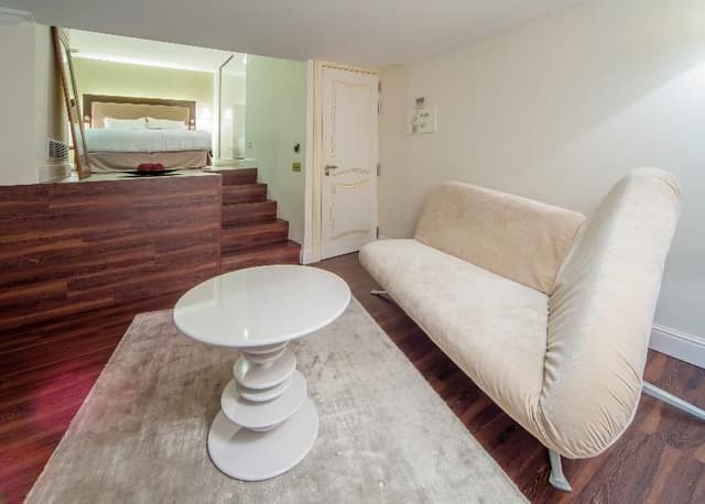SUITE CAPACITY 3