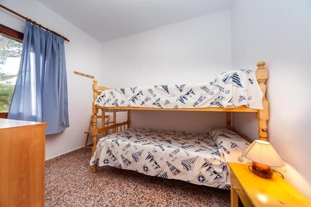 VILLA CAPACITY 6 THREE BEDROOM