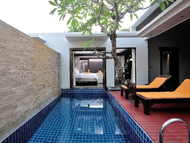 VILLA POOL VIEW