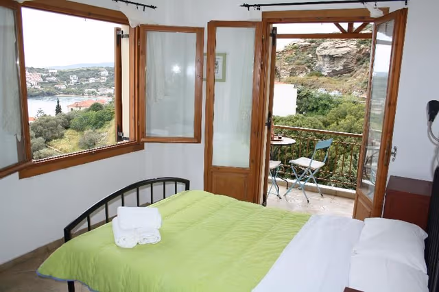 TRIPLE SEA VIEW