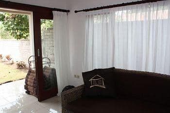 Rumah Kalua Villa