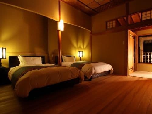 Quadruple Room with Private Bathroom