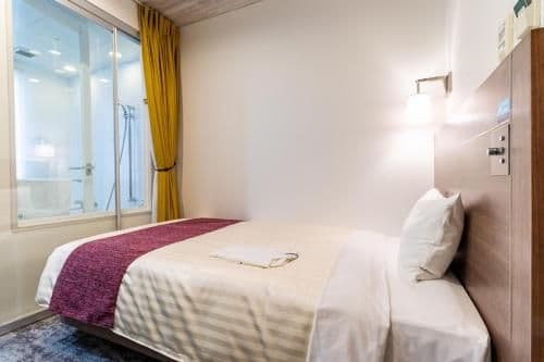 Single Room with Private Bathroom - Non-Smoking