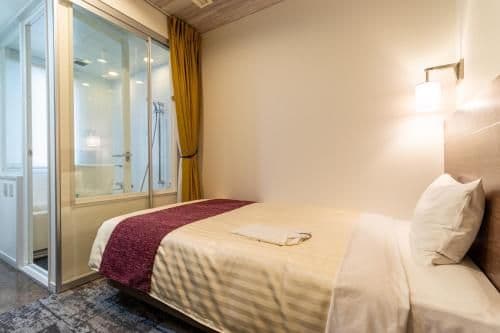 Single Room with Private Bathroom - Non-Smoking