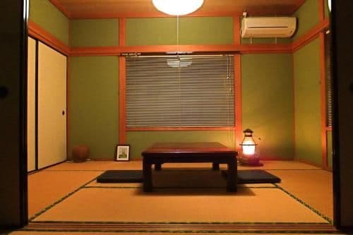 Standard Twin Room with Shared Bathroom