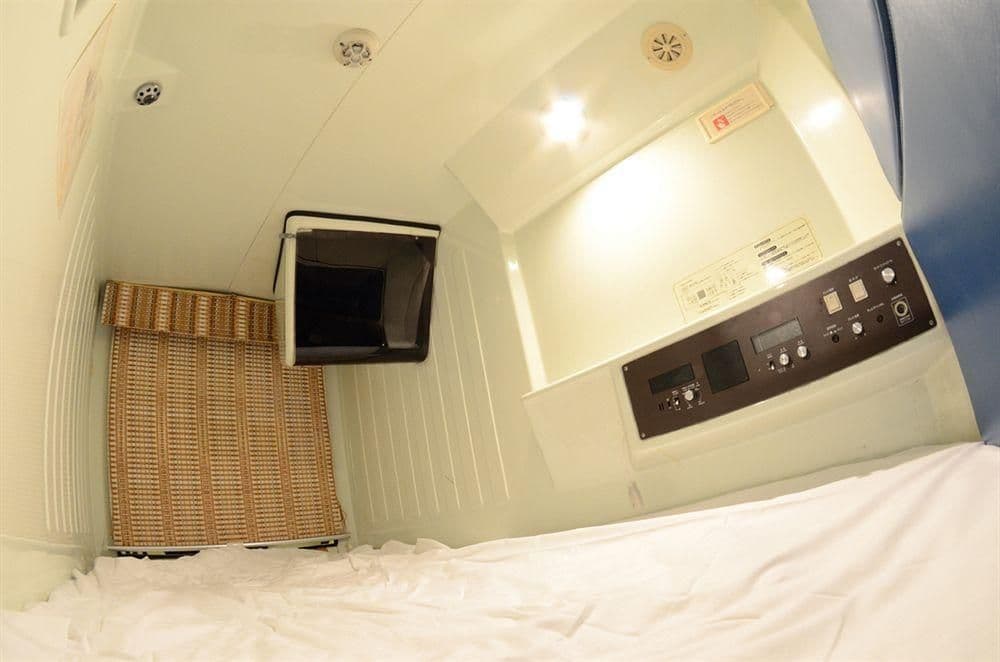 Capsule Hotel B&S Ecocube Shinsaibashi