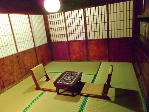 Standard Twin Room with Shared Bathroom
