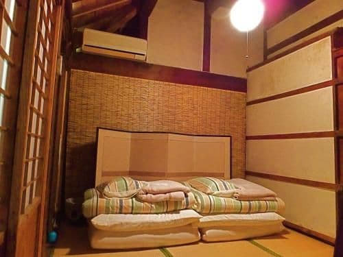 Standard Twin Room with Shared Bathroom