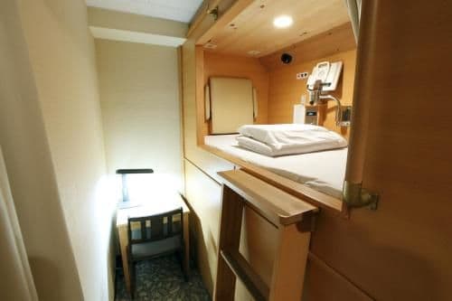 Deluxe Capsule Room for Male - Upper Level