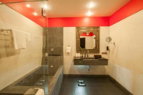 Junior Suite Triple (1 King bed + 1 Single bed)