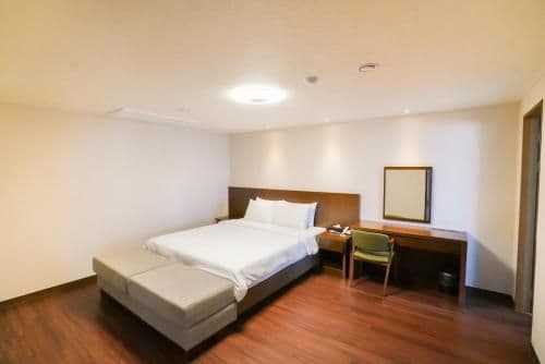 Royal Suite with Spa Bath