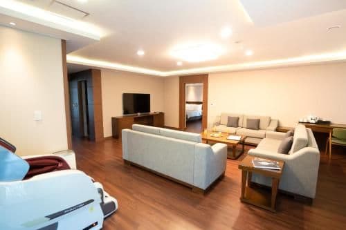 Royal Suite with Spa Bath