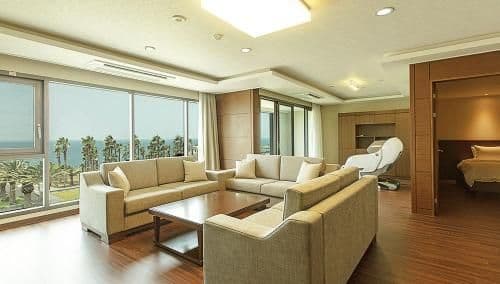 Royal Suite with Spa Bath