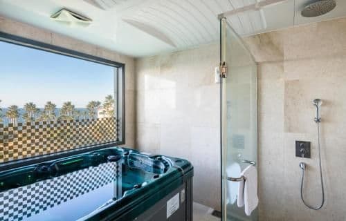 Royal Suite with Spa Bath