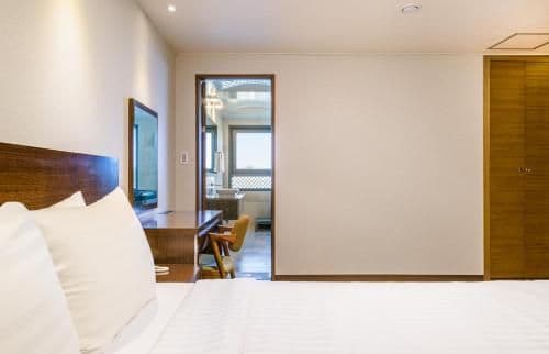 Royal Suite with Spa Bath