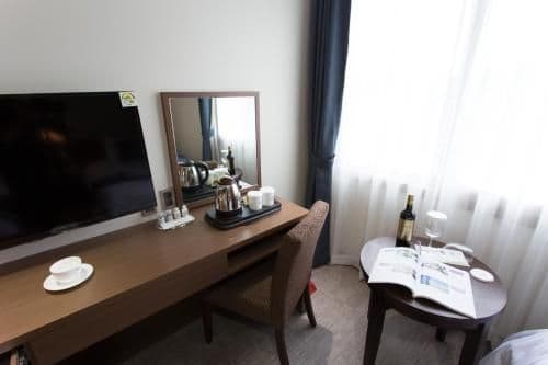 Standard Twin Room with Mountain View