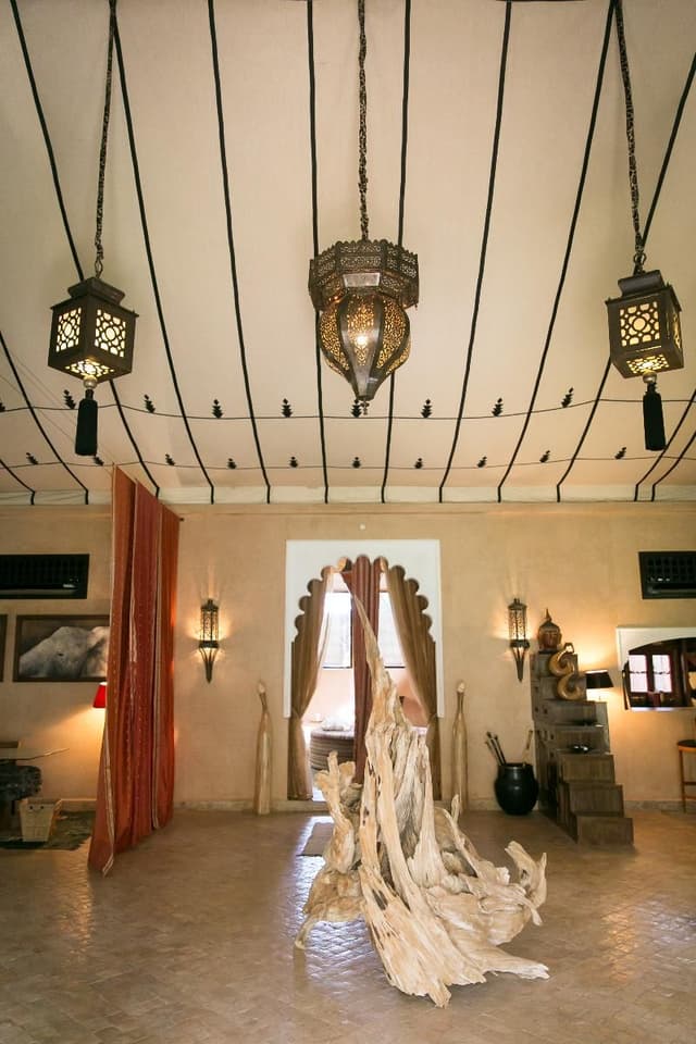 LODGE DELUXE