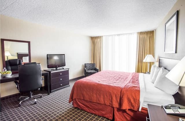 DOUBLE DELUXE KING BED