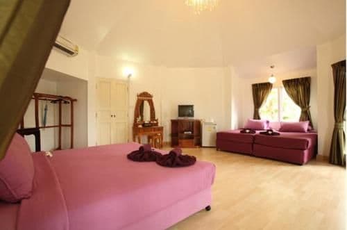 Deluxe Family Cottage with Sea View