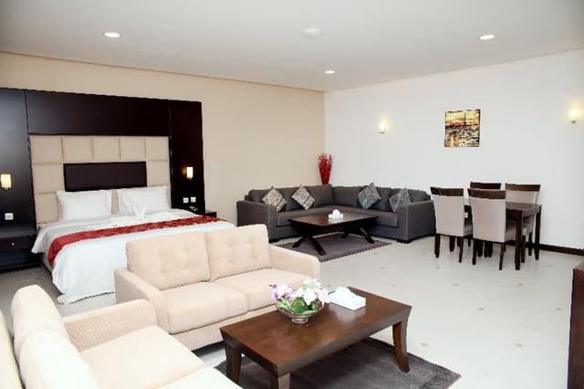 SUITE ONE BEDROOM