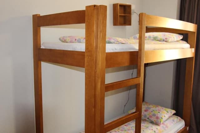 QUADRUPLE WITH SHARED BATHROOM
