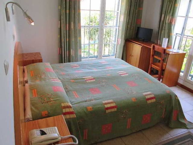 SINGLE SEA VIEW