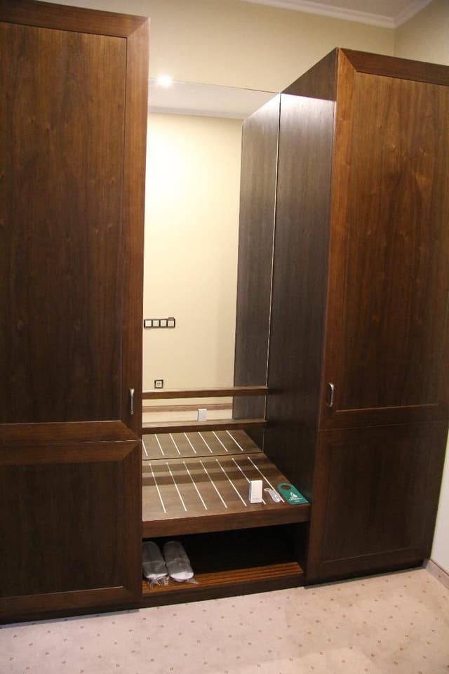 DOUBLE SINGLE USE WITH BALCONY
