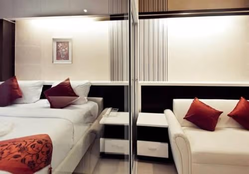 Deluxe King Suite