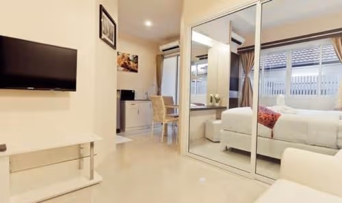 Deluxe King Suite