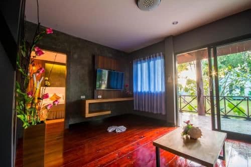 Family Room (6 Adults)