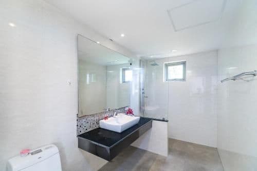 Deluxe Two-Bedroom Apartment