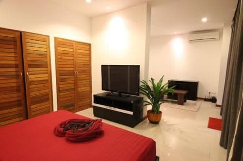 Luxury One-Bedroom Apartment with Private Pool